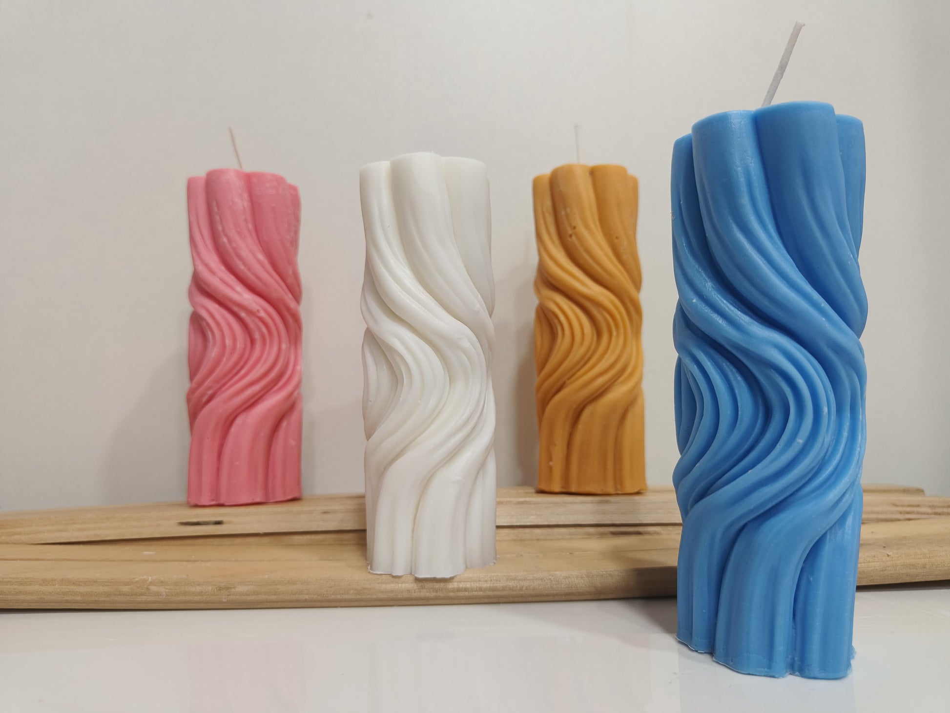 Wave Twisted Soy Scented Candle | 100% Soy Wax - Navam
